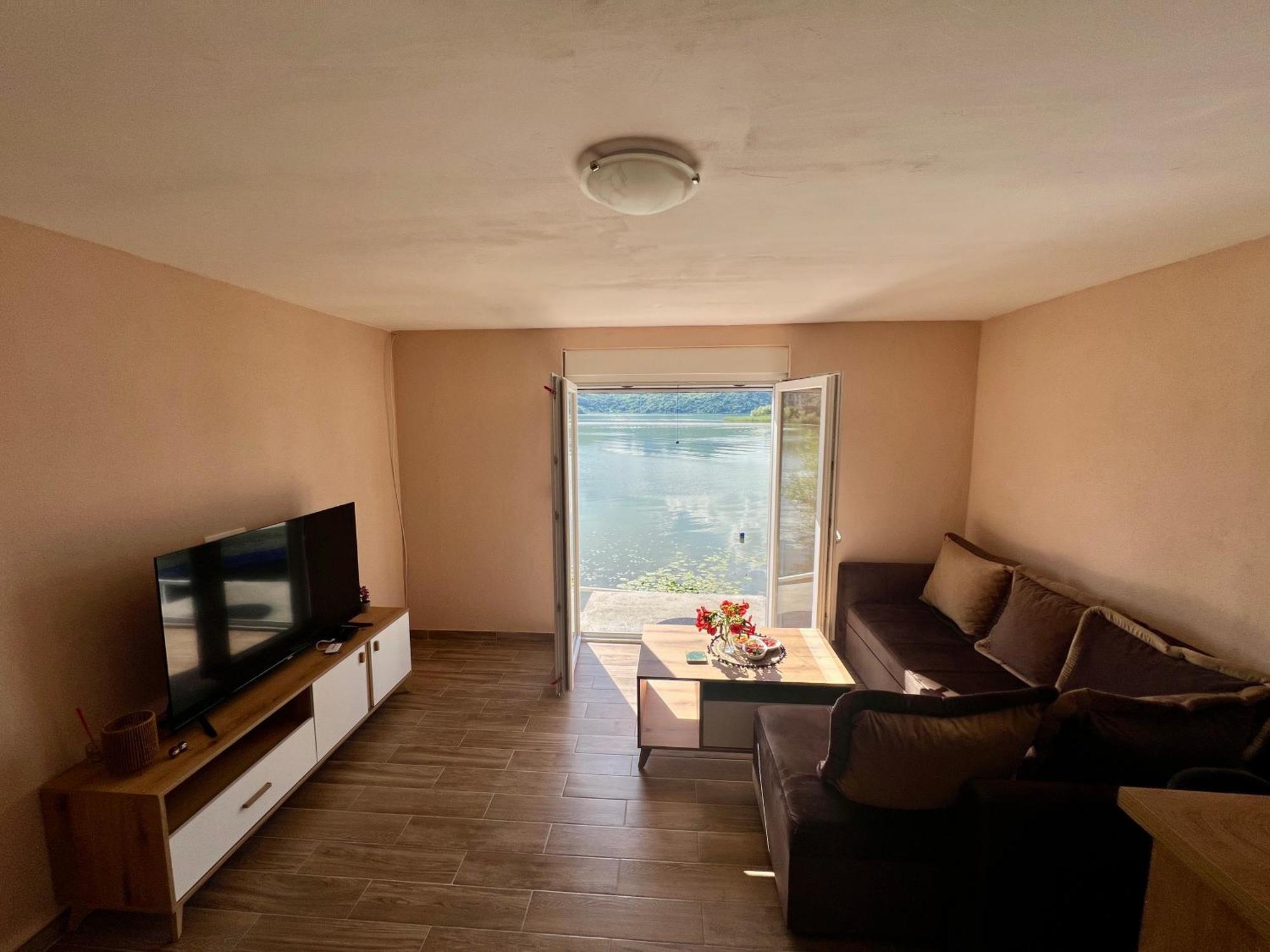 Lakeside Harmony Apartment Golubovci المظهر الخارجي الصورة
