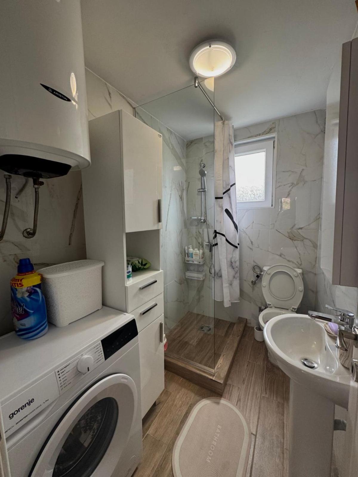 Lakeside Harmony Apartment Golubovci المظهر الخارجي الصورة